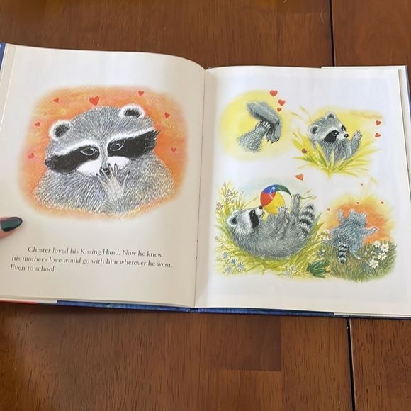 The Kissing Hand Book - Picture 2 of 3